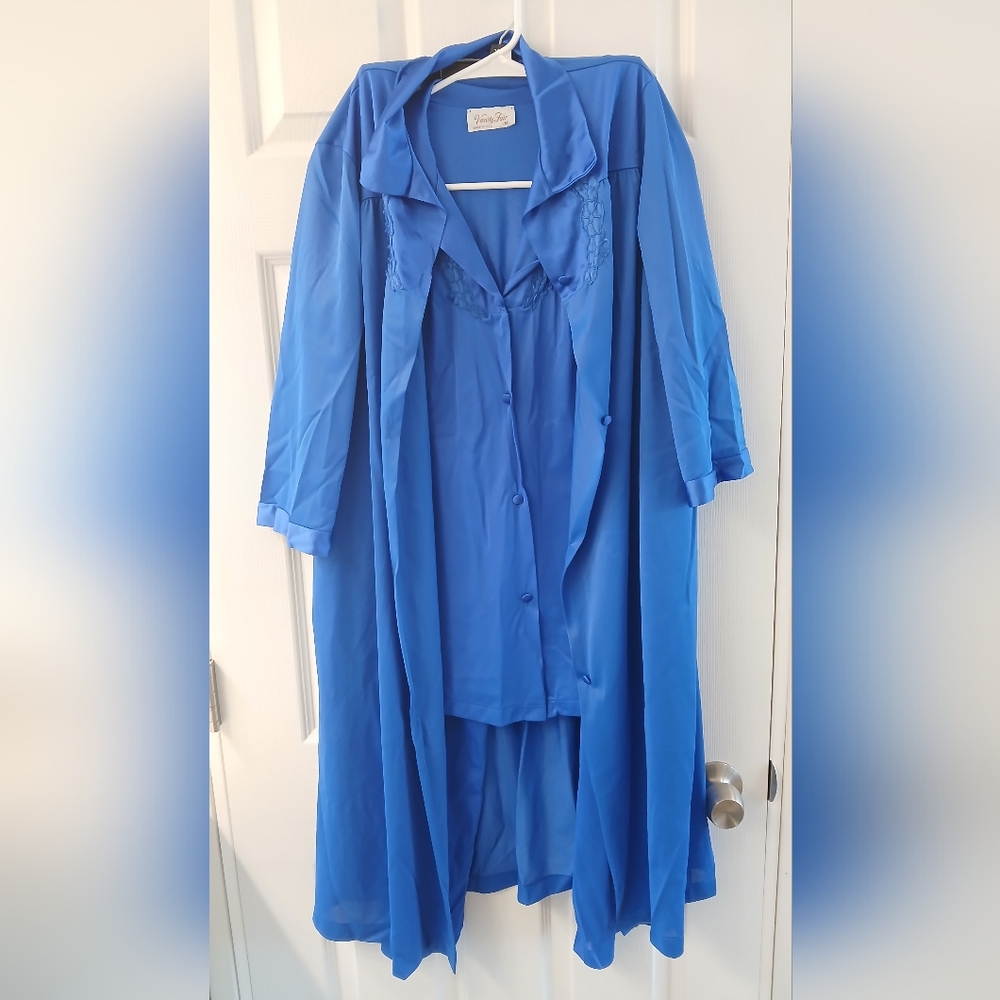 Vintage Vanity Fair 3-Piece Pajama Set with Matching Housecoat – Royal Blue Med